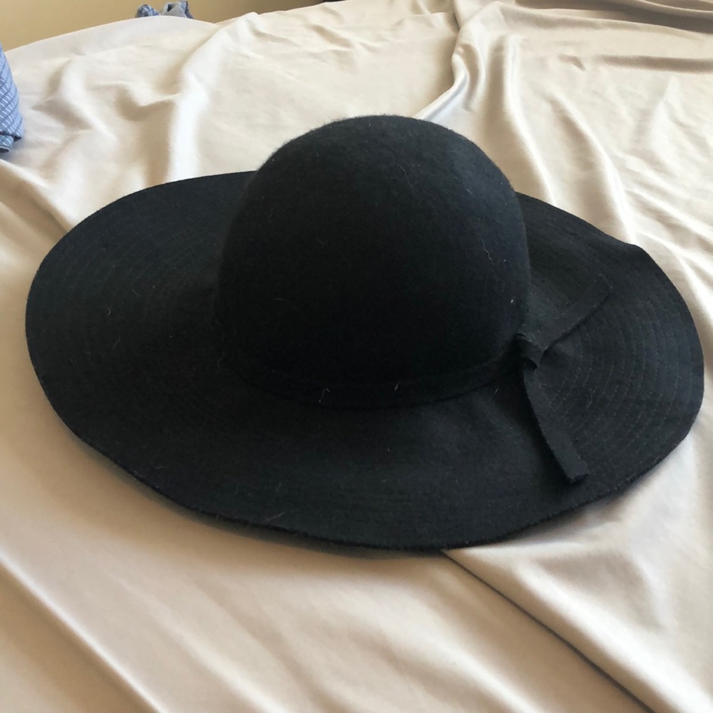 Black wide brim hat